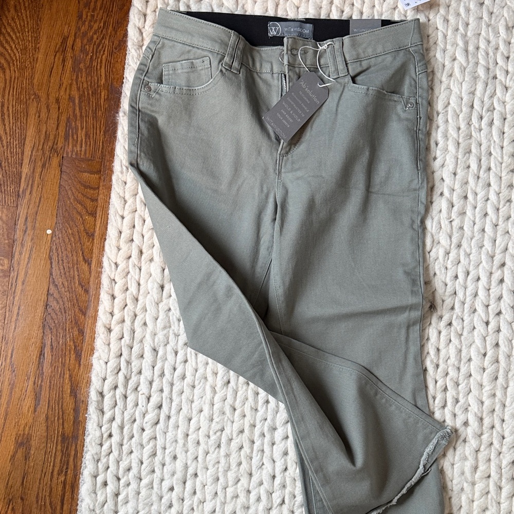 Wit & Wisdom Olive Green Ankle Crop Pants